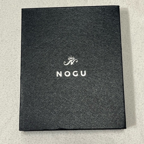 NOGU Women's Elegant Silver Bracelet - Picture 1 of 3